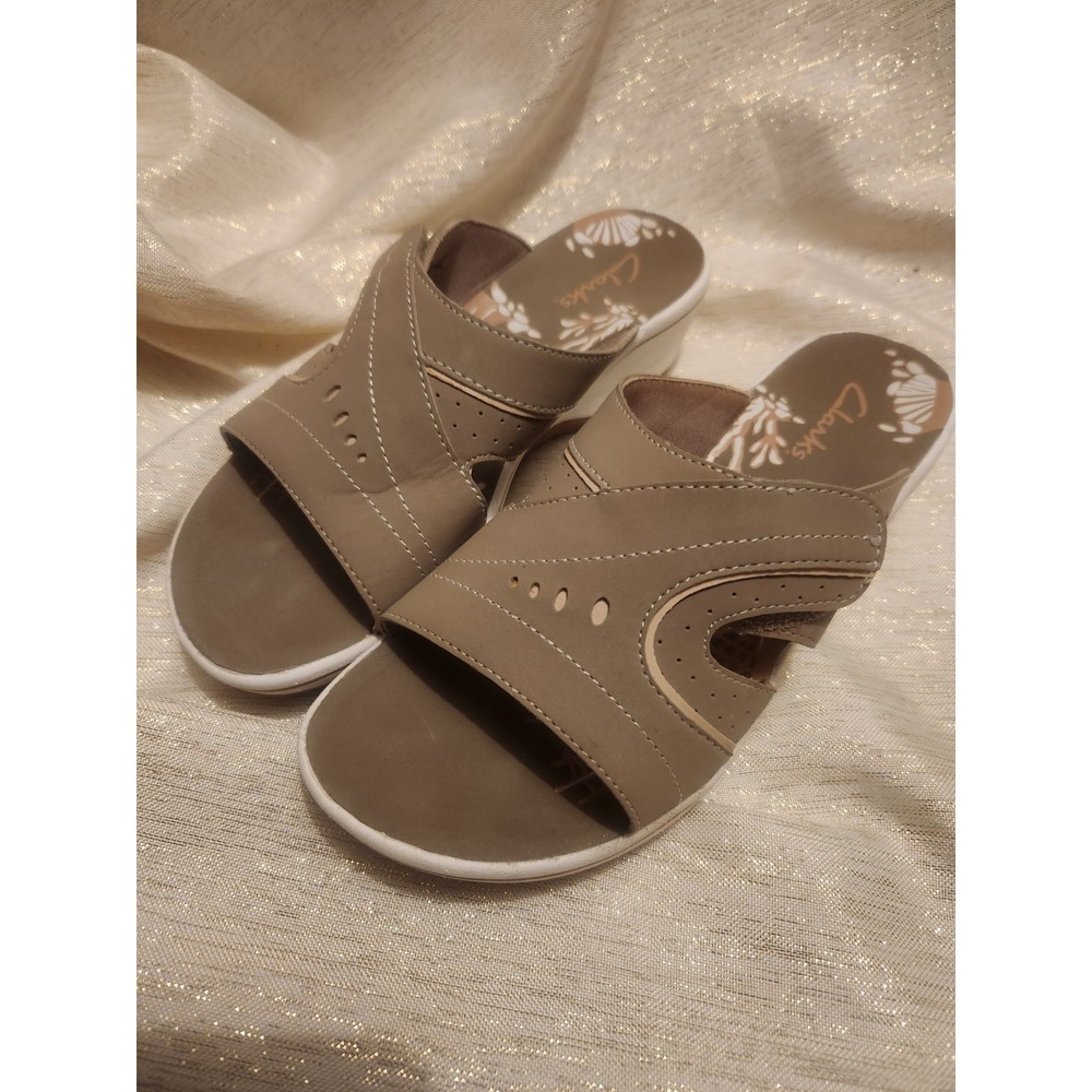 Clarks Beige Tan Hook and Loop Sandals Slip On 36114 Size 7M